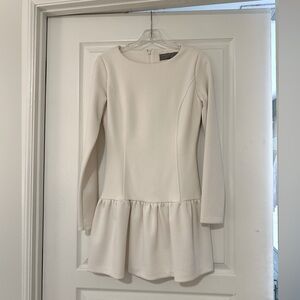 Madison Kinney Longsleeve white short dress